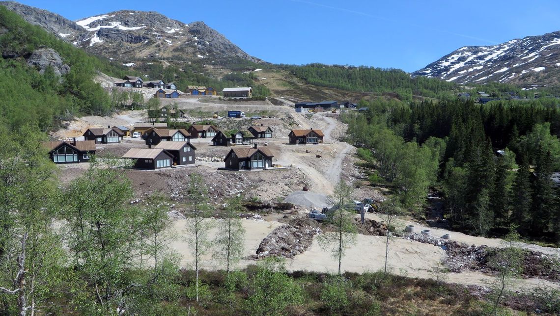 Fidjeland skitrekk med to fjell-trekk